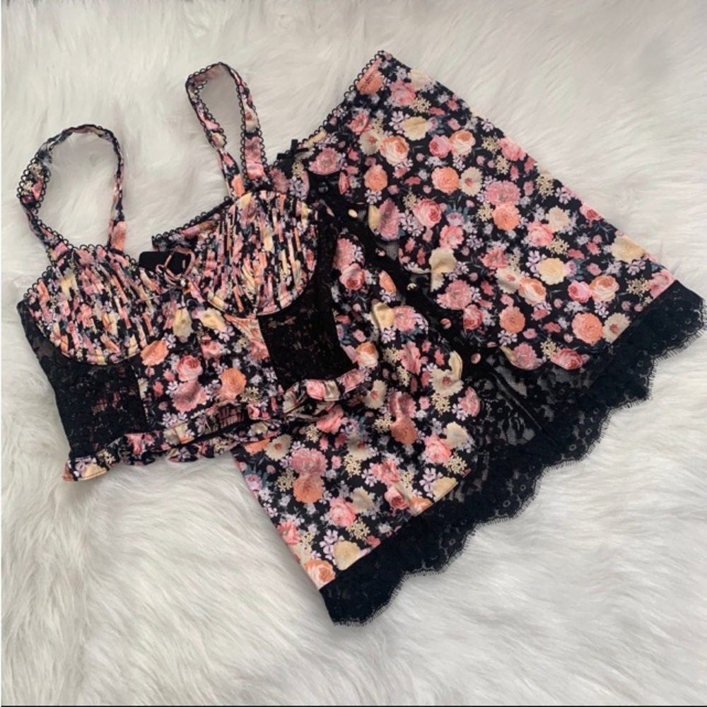 - 2 Piece -For Love And Lemons Gardenia Set